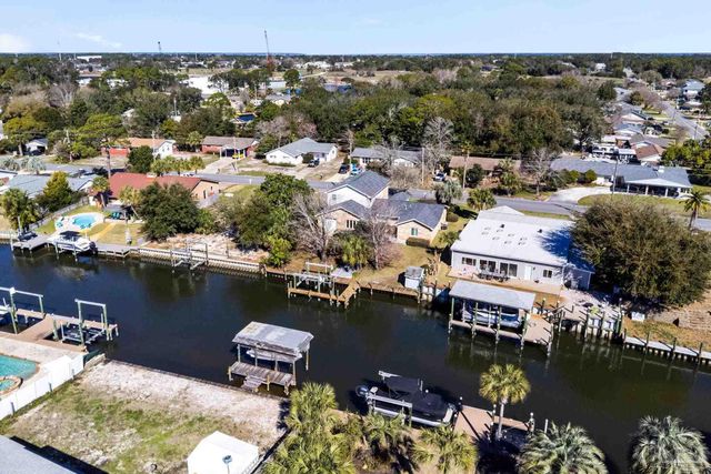 3367 Circle Dr, Gulf Breeze, FL 32563