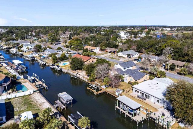 3367 Circle Dr, Gulf Breeze, FL 32563