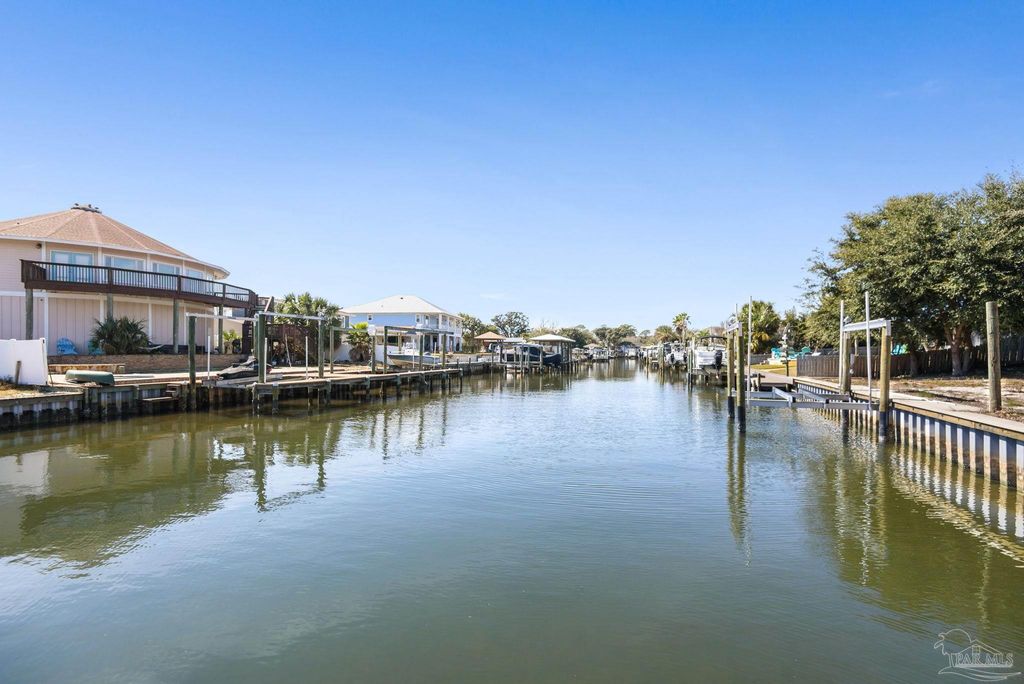 3367 Circle Dr, Gulf Breeze, FL 32563