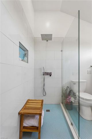 907 Bay Tree Beach RD, Seaford, VA 23696