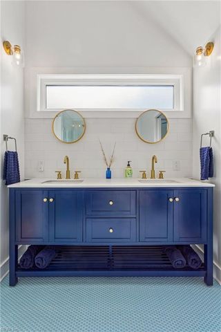 907 Bay Tree Beach RD, Seaford, VA 23696