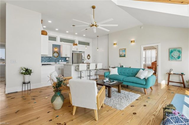 907 Bay Tree Beach RD, Seaford, VA 23696