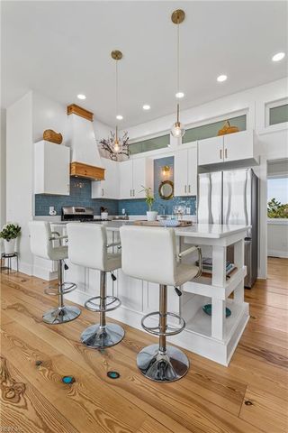 907 Bay Tree Beach RD, Seaford, VA 23696