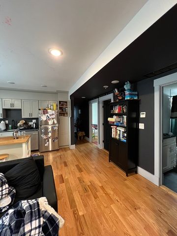288 Columbia St 1, Cambridge, MA 02139