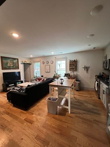 288 Columbia St 1, Cambridge, MA 02139