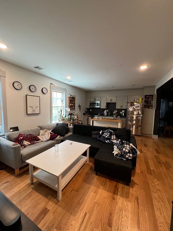 288 Columbia St 1, Cambridge, MA 02139