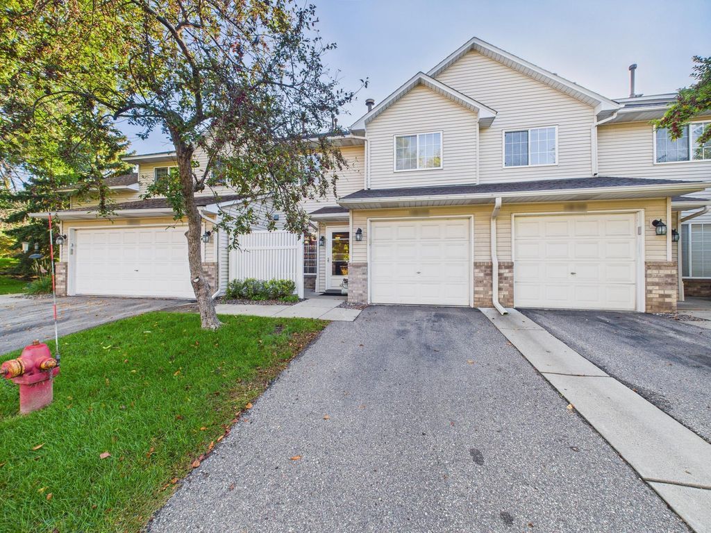 1853 Riverwood Drive 4, Burnsville, MN 55337