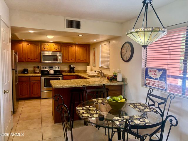 12212 N PARADISE VILLAGE Parkway S 338, Phoenix, AZ 85032