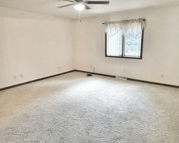 210 Mary Senica Court, Lasalle, IL 61301