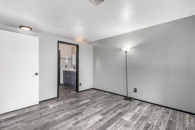 9788 E Calle Del Centinela, Tucson, AZ 85748