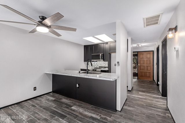 9788 E Calle Del Centinela, Tucson, AZ 85748