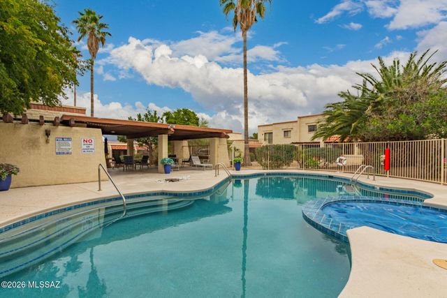 9788 E Calle Del Centinela, Tucson, AZ 85748