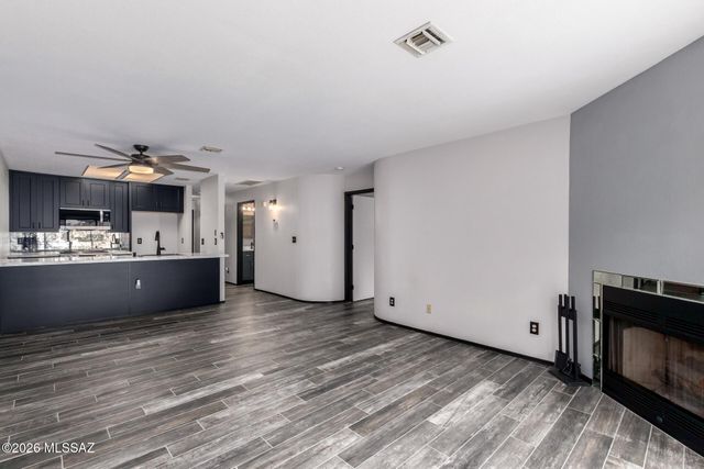 9788 E Calle Del Centinela, Tucson, AZ 85748