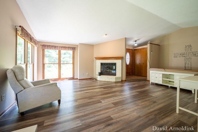 624 S 160th Avenue, Park Twp, MI 49423