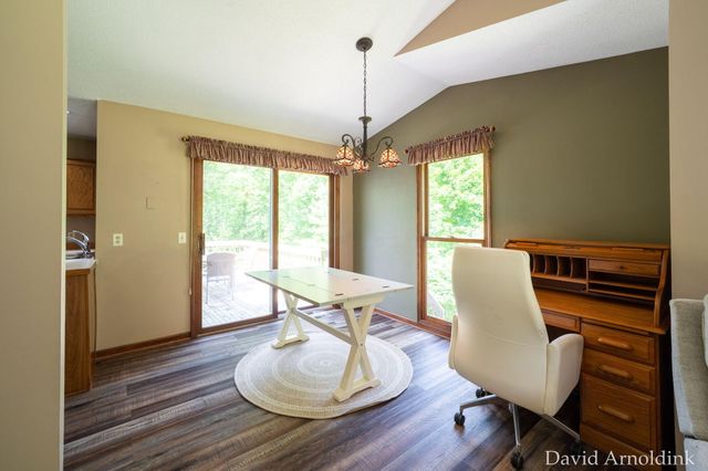 624 S 160th Avenue, Park Twp, MI 49423