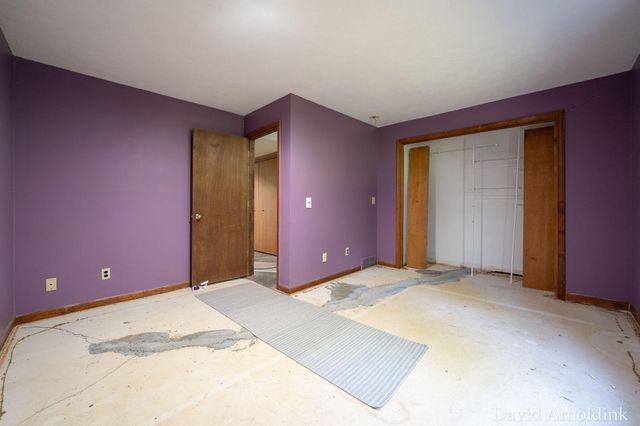 624 S 160th Avenue, Park Twp, MI 49423