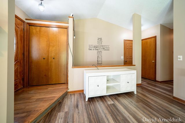 624 S 160th Avenue, Park Twp, MI 49423