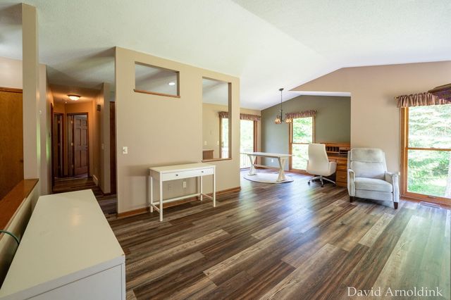 624 S 160th Avenue, Park Twp, MI 49423
