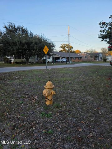 624 Fournier Avenue, Gulfport, MS 39501