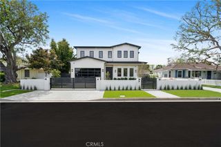 4919 Mammoth Avenue, Sherman Oaks, CA 91423