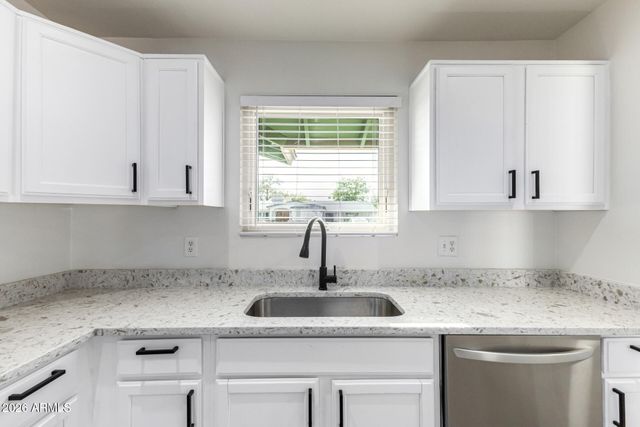 8103 N 56TH Avenue, Glendale, AZ 85302