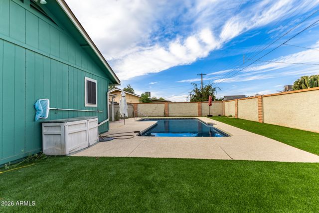 8103 N 56TH Avenue, Glendale, AZ 85302