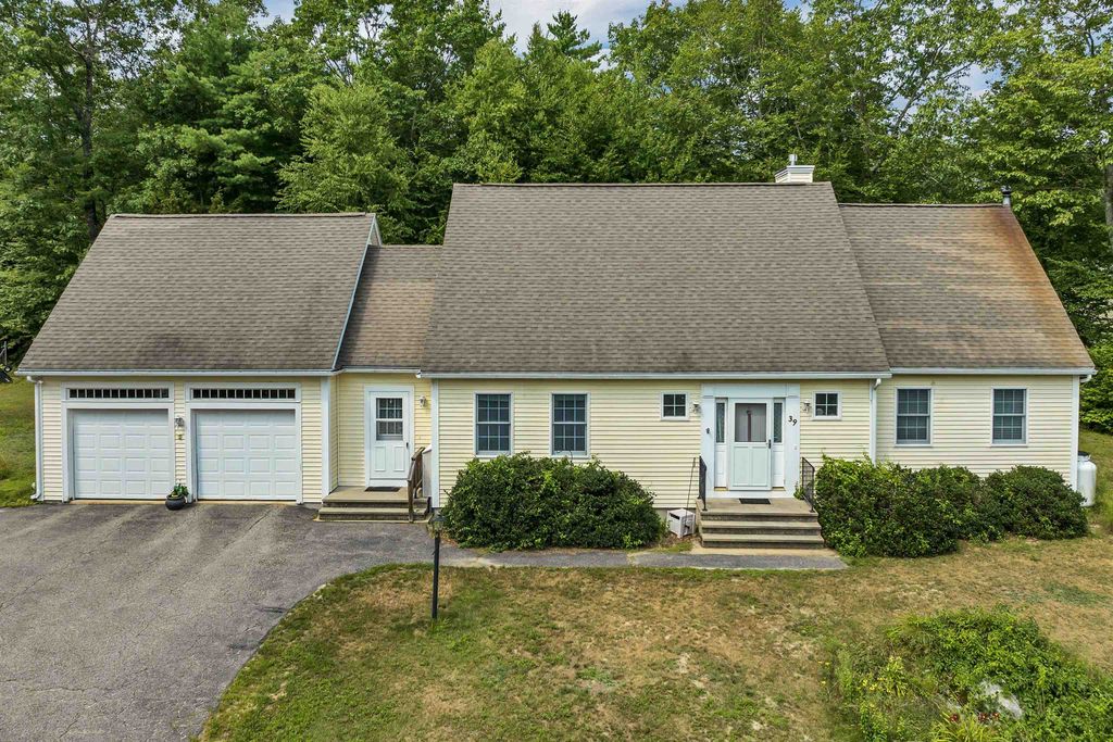 39 Winnipesaukee Drive, Wolfeboro, NH 03894