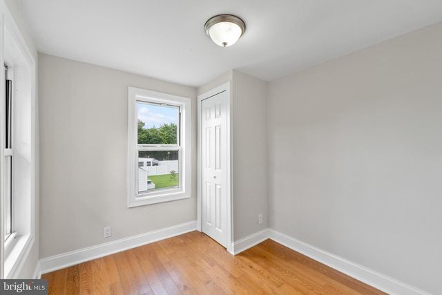 332 E LINDEN AVE, Lindenwold, NJ 08021