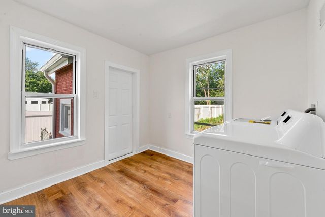 332 E LINDEN AVE, Lindenwold, NJ 08021