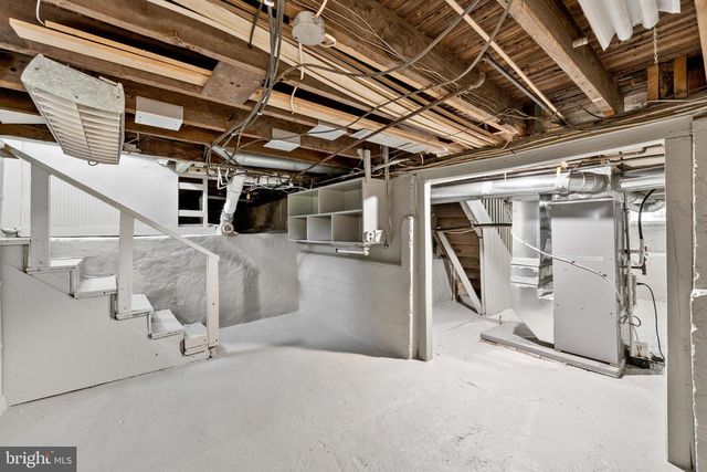 332 E LINDEN AVE, Lindenwold, NJ 08021