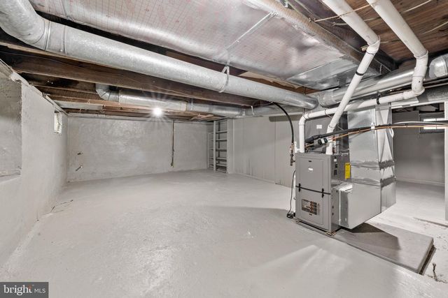 332 E LINDEN AVE, Lindenwold, NJ 08021