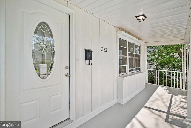 332 E LINDEN AVE, Lindenwold, NJ 08021