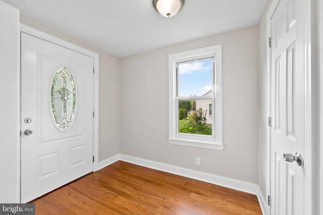 332 E LINDEN AVE, Lindenwold, NJ 08021