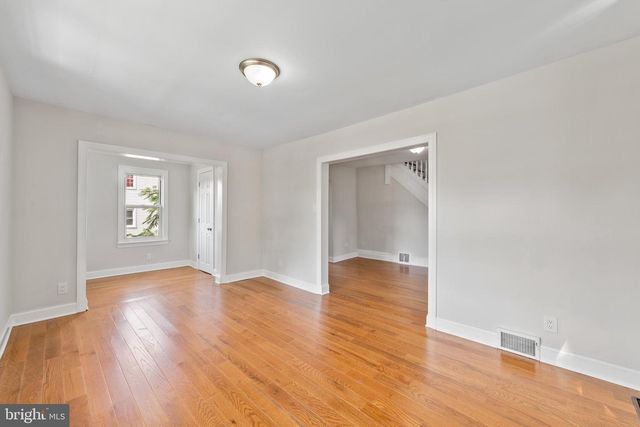 332 E LINDEN AVE, Lindenwold, NJ 08021