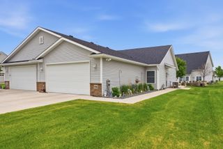 186 Beacon Harbor Circle 186, East Moline, IL 61244