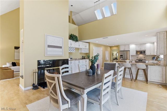 985 Goldenrod Trail, Aurora, OH 44202