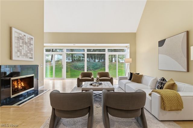 985 Goldenrod Trail, Aurora, OH 44202