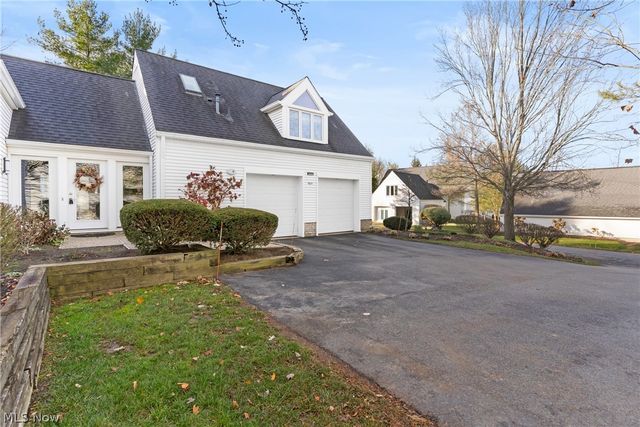 985 Goldenrod Trail, Aurora, OH 44202