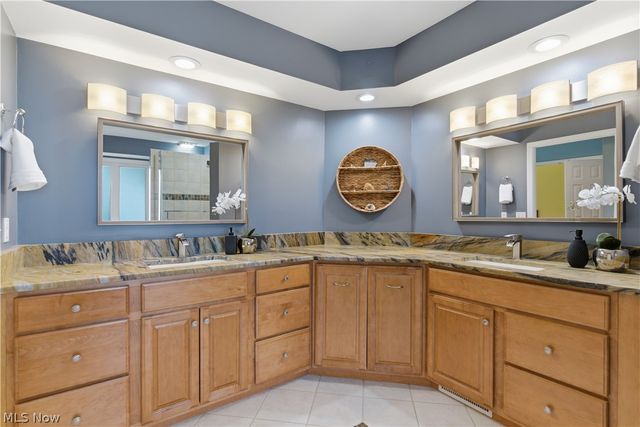 985 Goldenrod Trail, Aurora, OH 44202