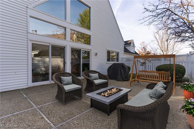 985 Goldenrod Trail, Aurora, OH 44202