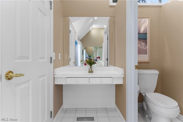 985 Goldenrod Trail, Aurora, OH 44202