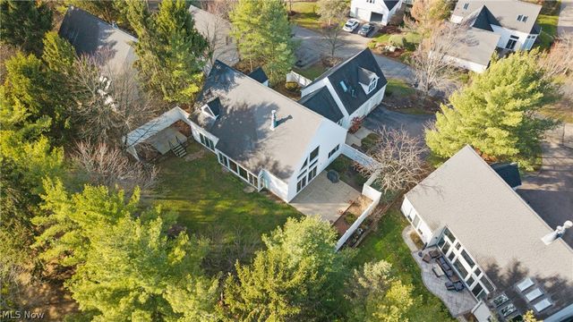 985 Goldenrod Trail, Aurora, OH 44202
