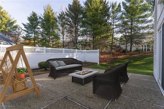 985 Goldenrod Trail, Aurora, OH 44202