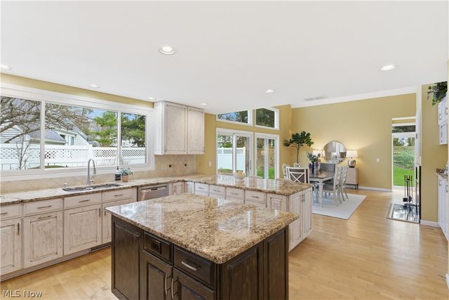 985 Goldenrod Trail, Aurora, OH 44202