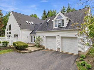 985 Goldenrod Trail, Aurora, OH 44202