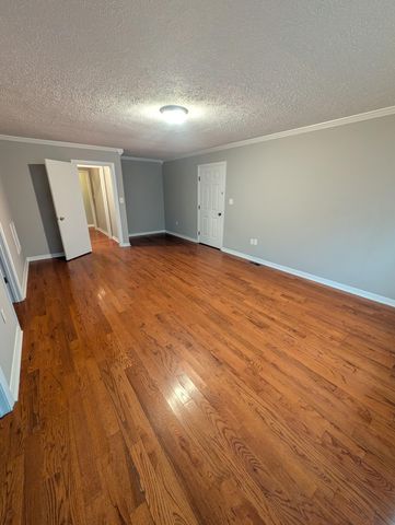 4063 Old Salem Road, London, KY 40741