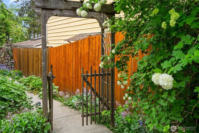 2132 N 148th Street, Shoreline, WA 98133