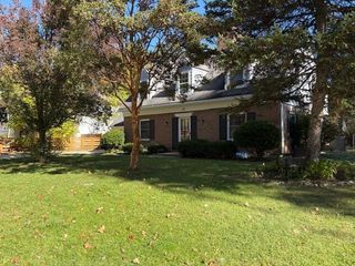 815 Hewett Drive, Ann Arbor, MI 48103