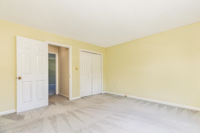 214 Springbrook Circle, Portsmouth, NH 03801