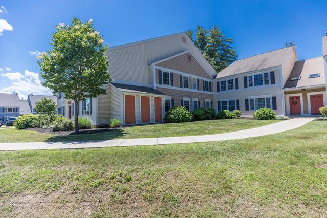 214 Springbrook Circle, Portsmouth, NH 03801